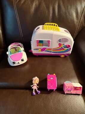 Shopkins Happy Places Season 5 Happy Campervan and car plus a few accessories